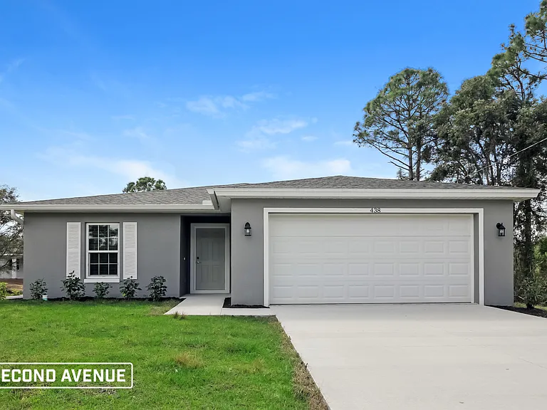 438 Reading St — Photo 1