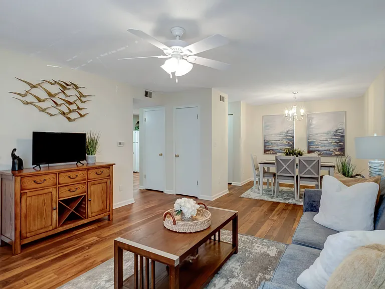 Regal Pointe Apartment Homes — Photo 9