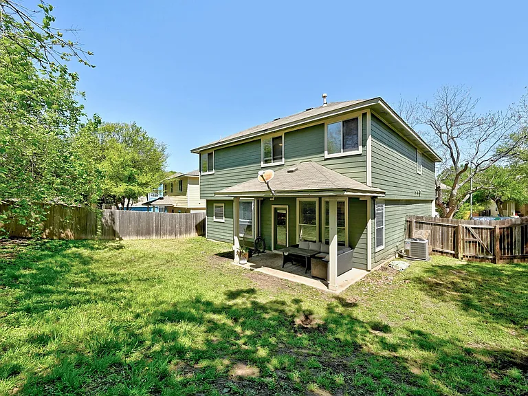 2213 Hazen Ln — Photo 31