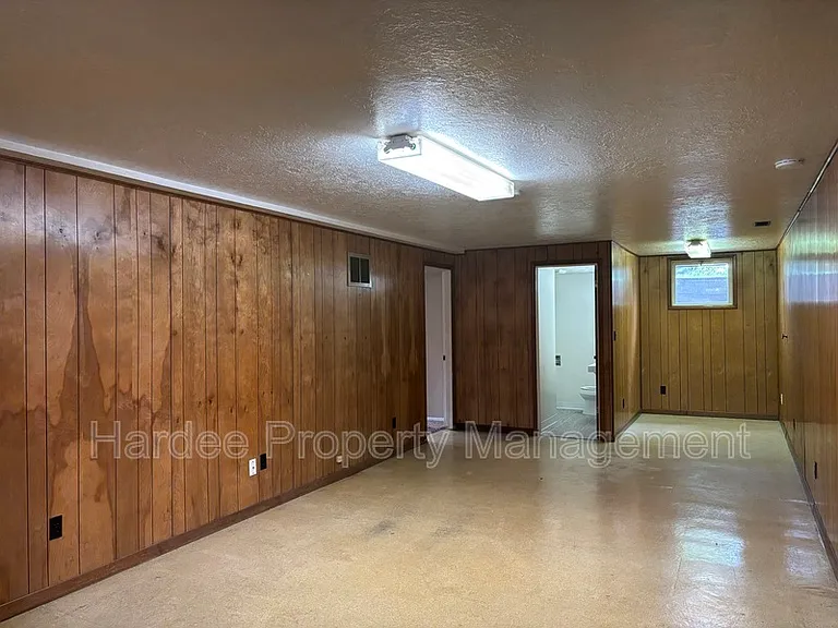 2714 W Kathryn St — Photo 14
