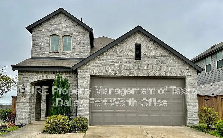 3918 Rochelle Ln — Photo 1