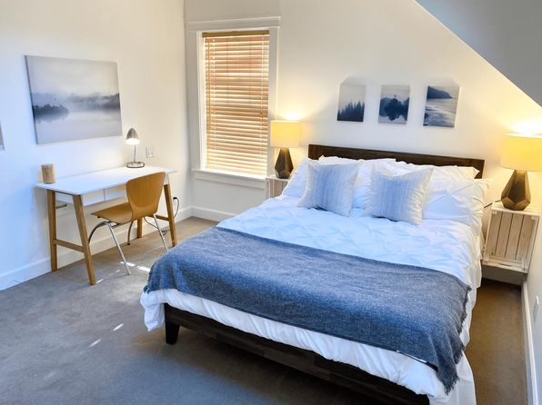 1469 NW Newport Ave UNIT 2