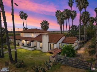 552 Pepper Dr, Bakersfield, CA 93307