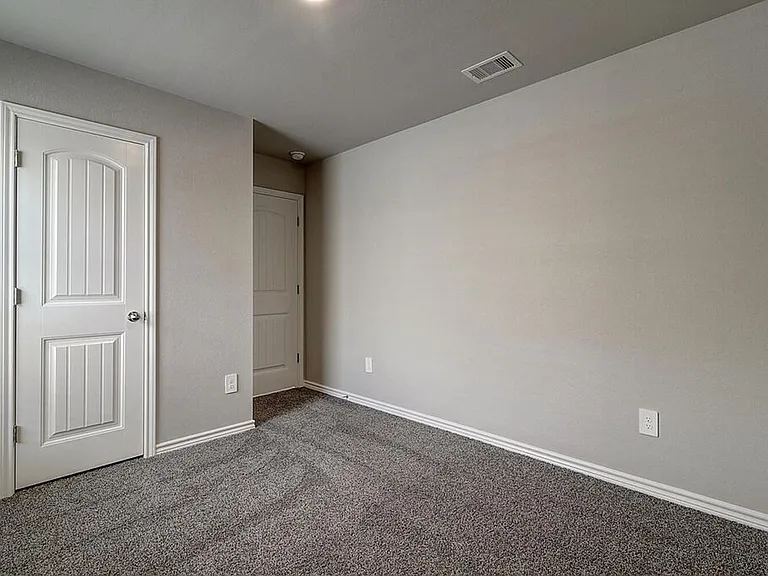 1269 Carnaby St — Photo 11
