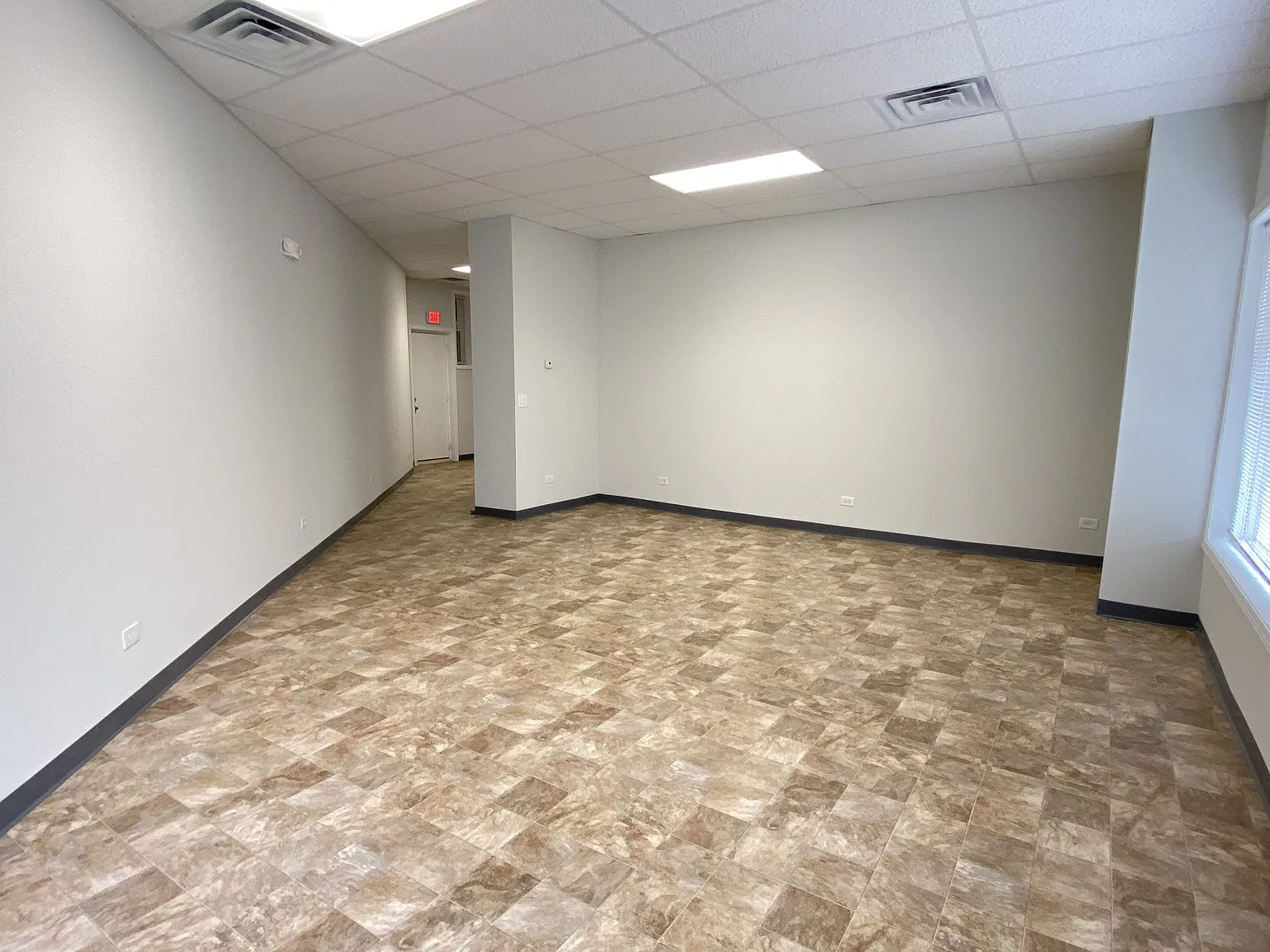7606 North Paulina Street — Photo 2