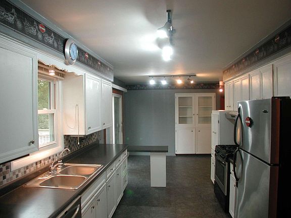 2nd image of 4109 Singel Dr SE