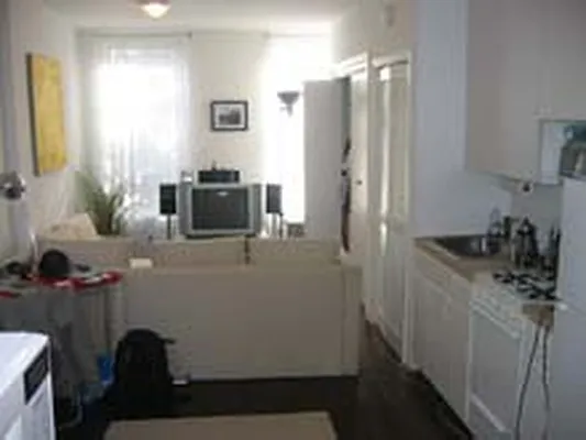 Rented by Eric Goodman Realty Corp | media 15