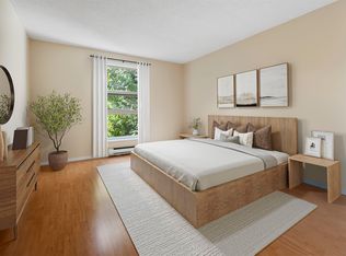 15268 100th Ave #209, Surrey, BC V3R 7V1