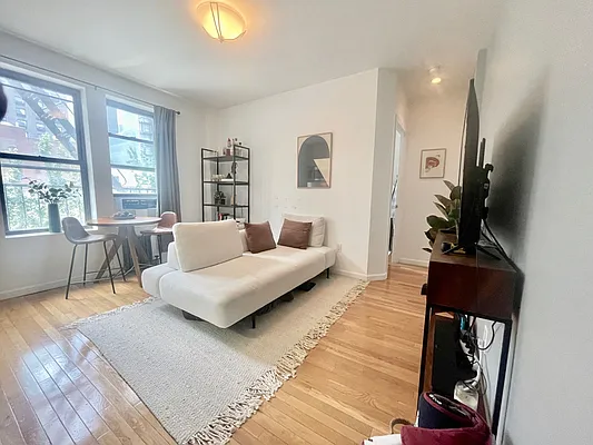 Rented by KYLM, LLC | media 15