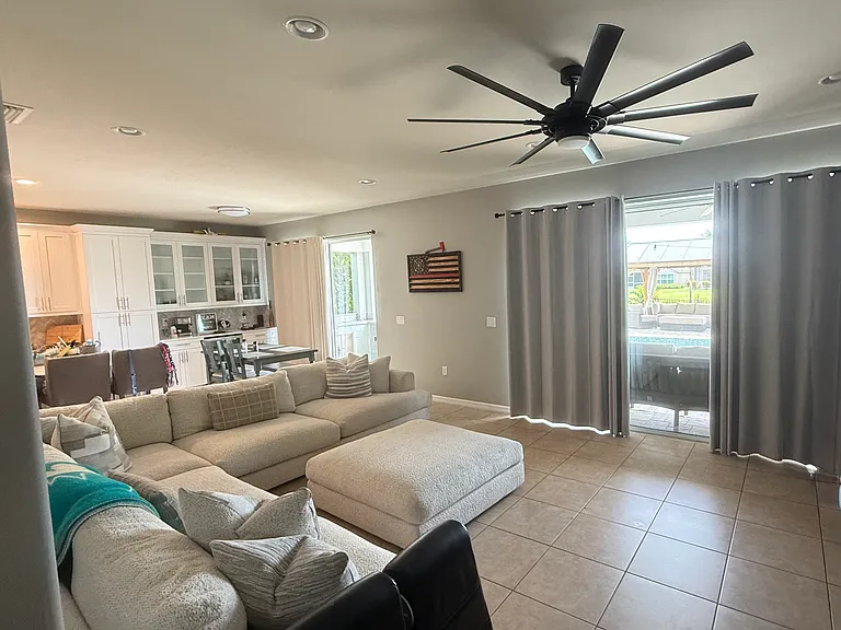 2462 Sutherland Ct — Photo 14