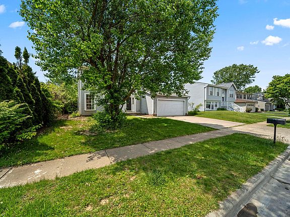 3rd image of 2983 Castlebrook Ave