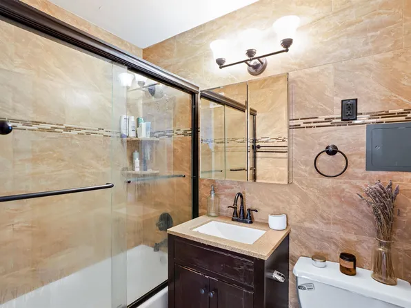 135 Montgomery Street image 5 of 9