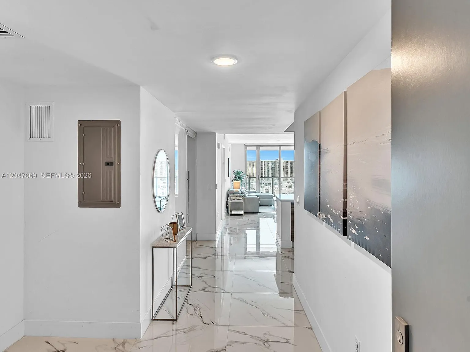 Parque Towers Condo — Photo 4