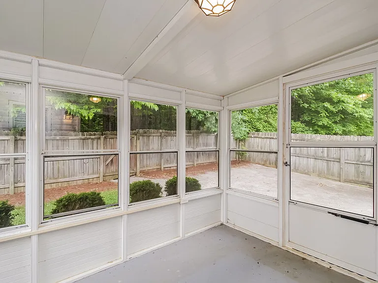426 Ivy Crest Dr — Photo 11
