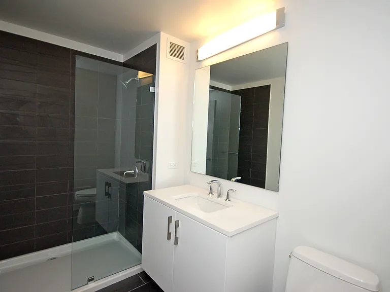 235 E 44th St #18A — Photo 7