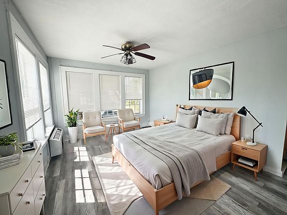 4th image of 704 Cordova Dr #4