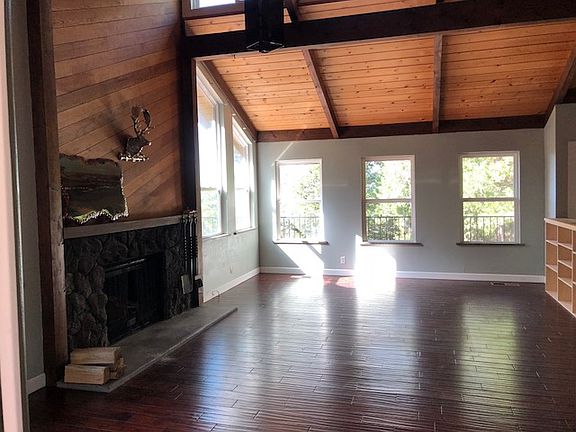 5th image of 544 Larkspur Ct