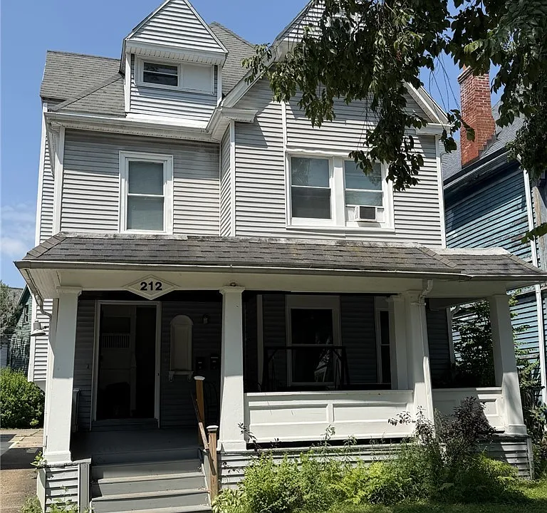 212 Richmond Ave