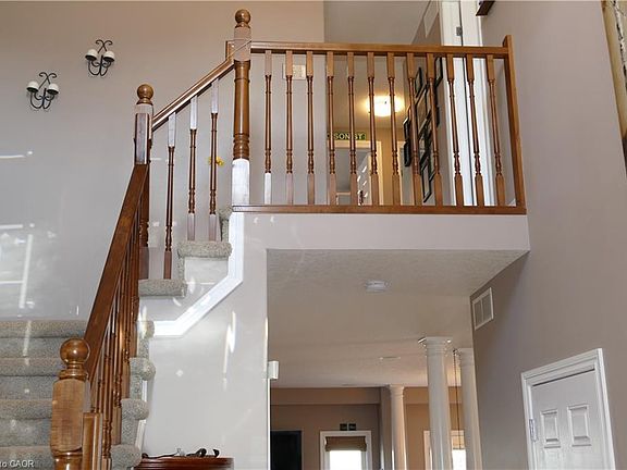 2nd image of 466 Sienna Cres