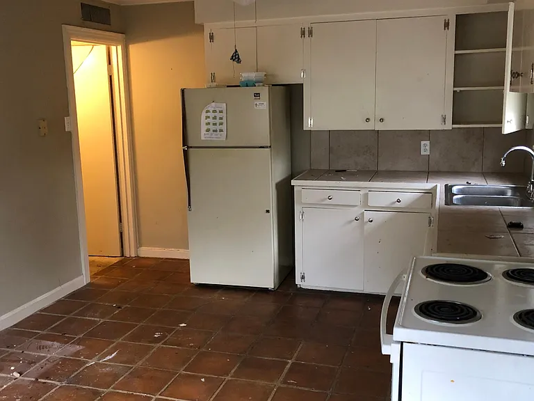 1023 Kavanaugh Blvd #C — Photo 5