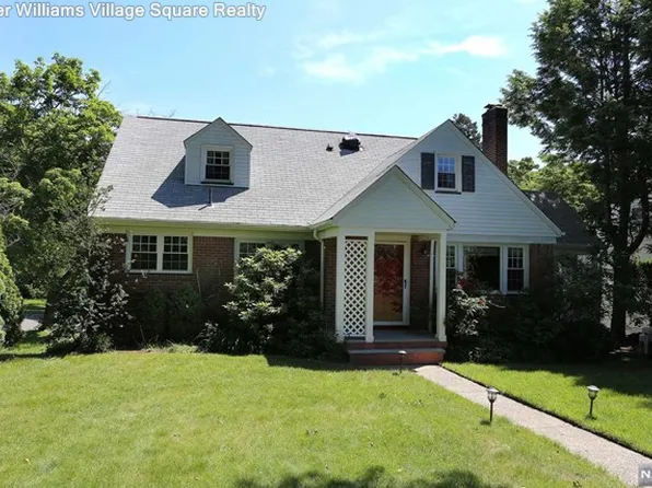 27 Sandford Rd #1X, Fair Lawn, NJ 07410