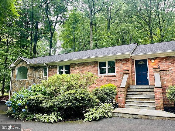 3rd image of 8949 Glenbrook Rd
