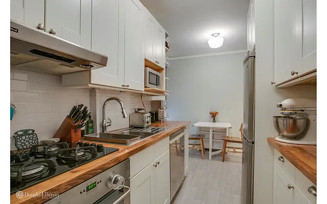 Sold by Douglas Elliman | media 31