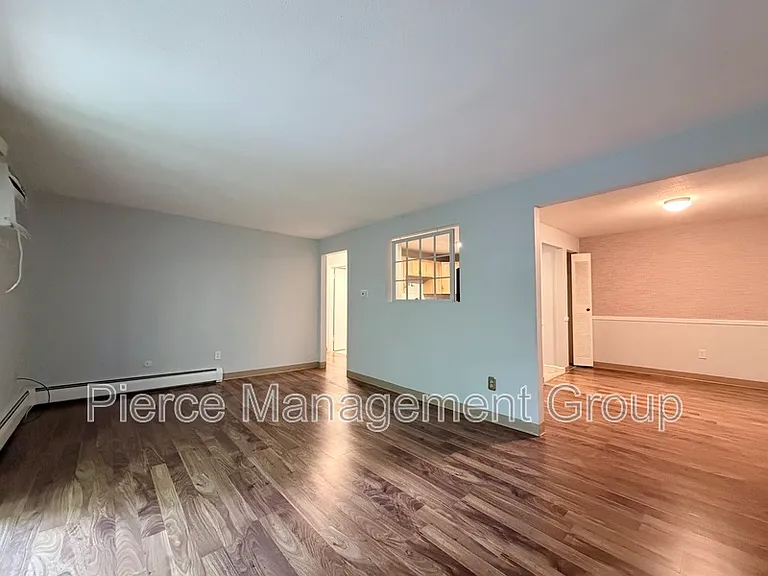 123 English Village Rd — Photo 2