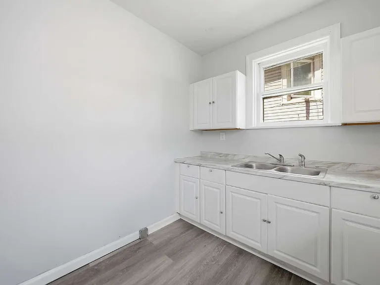 505 W Church St — Photo 29