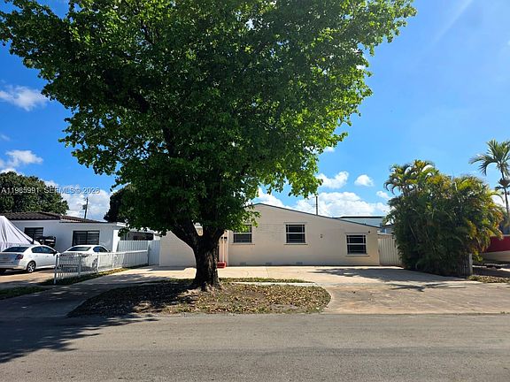 2nd image of 210 E 59th St