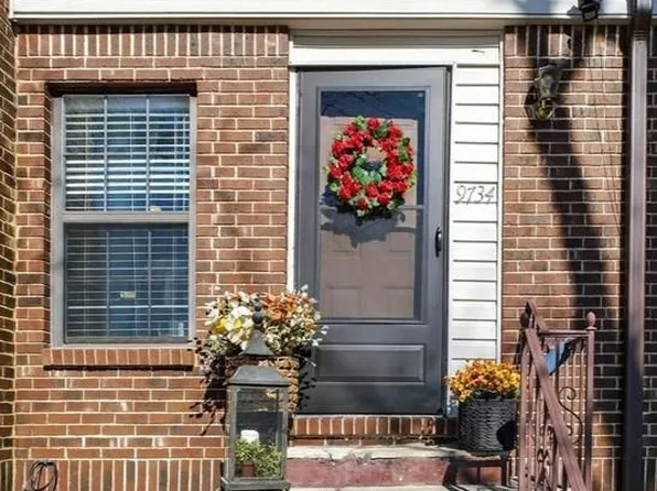 9734 Raintree Village Dr #4B, Hillsboro, MO 63050