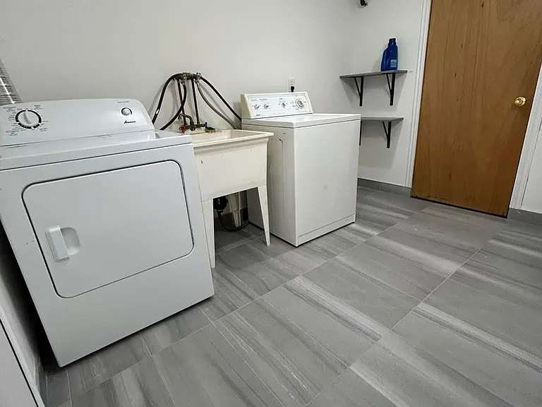 54 Henderson Cres — Photo 20