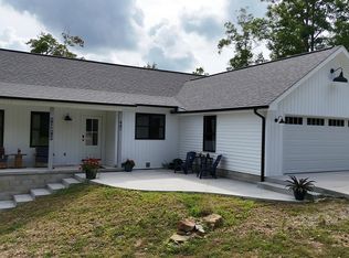 447 John J Smith Rd, Oneida, TN 37841