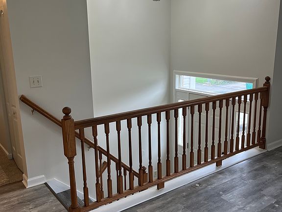 5th image of 115 Brooksedge Dr