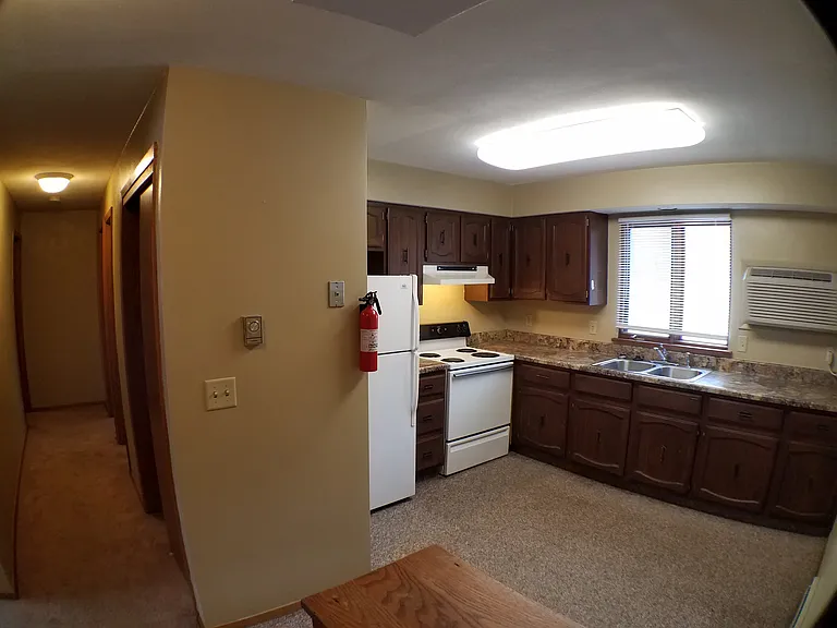 2970 Wildwood Dr — Photo 3