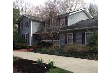 7920 Sugarbush Ln, Gates Mills, OH 44040