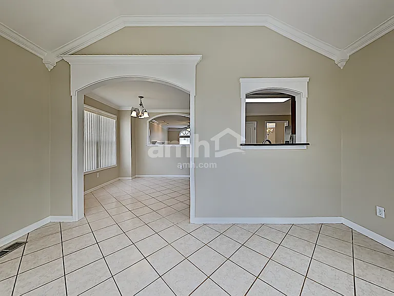 6013 Gallant Ln — Photo 8