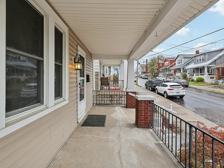 526 Berry Ave — Photo 5