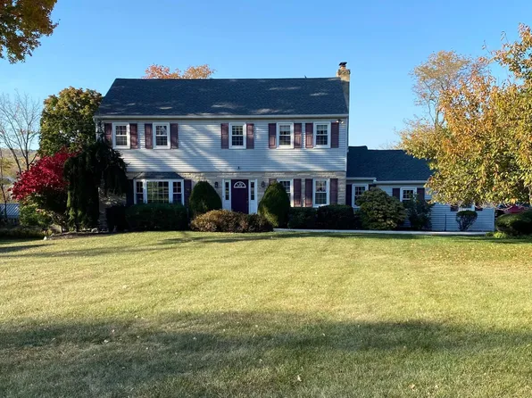 11 Knollbrook Cir, Malvern, PA 19355