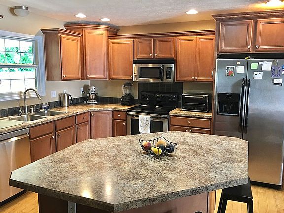 4th image of 7804 Sandalwood Dr