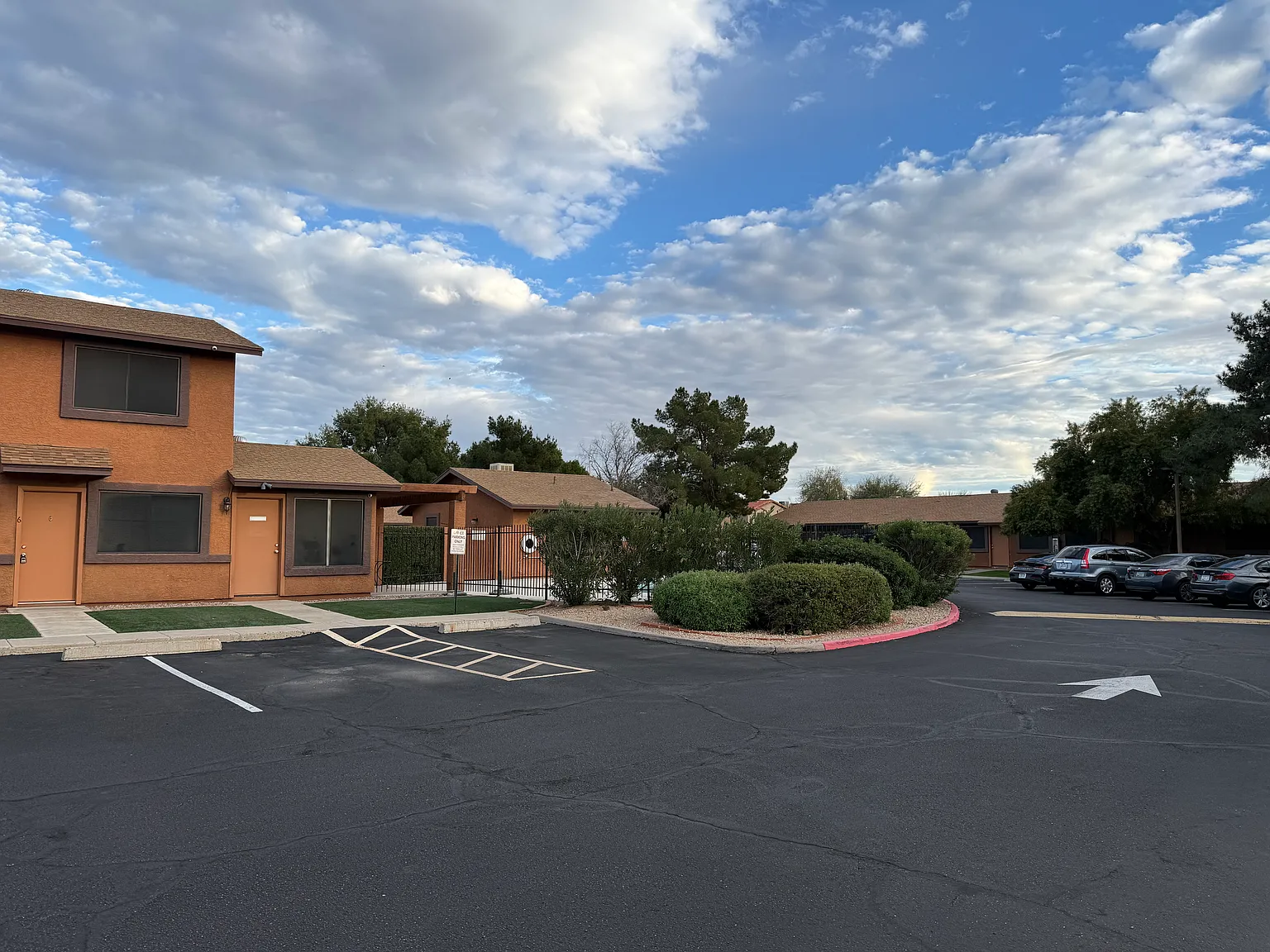 Grovers East — Photo 2