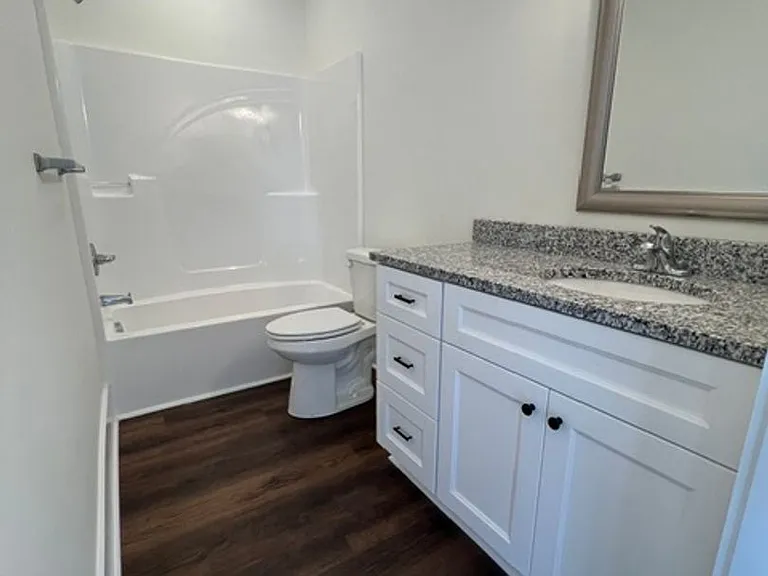 114 Nassau Pl — Photo 28