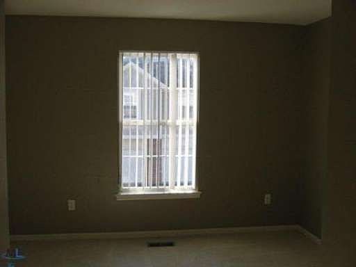 3rd image of 15405 Yale Dr