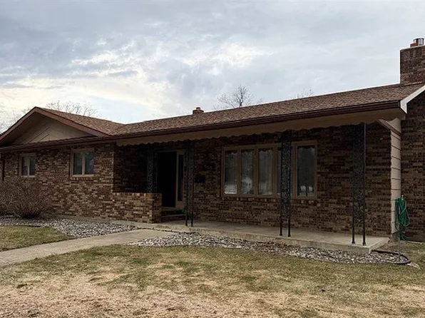 505 6th St NE, Fosston, MN 56542