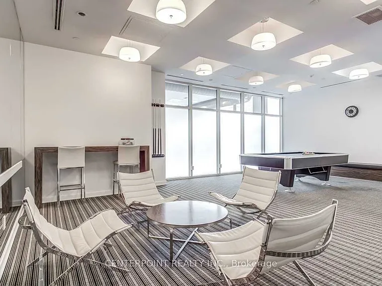 37 Grosvenor St #603 — Photo 14
