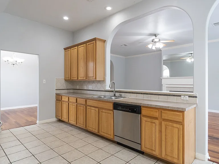 8214 Cornerwood Dr — Photo 10