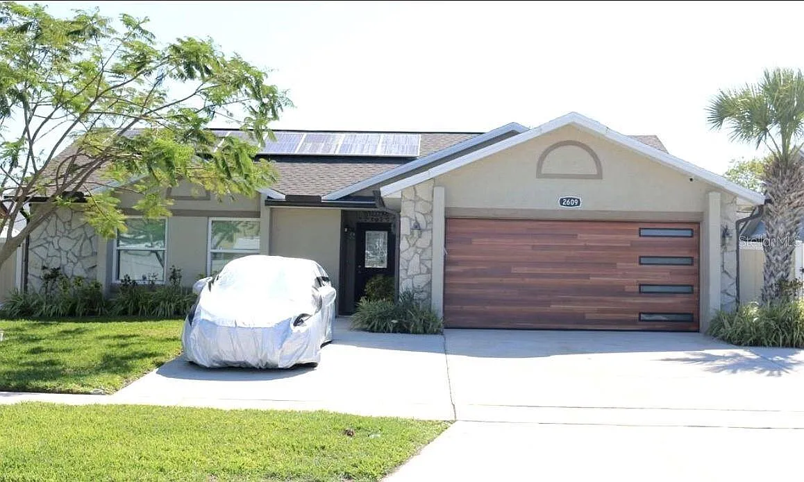 3 bed, 2.0 bath, 1280 sqft, $2,600 — Photo 1