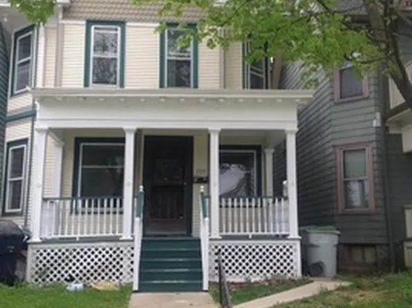 2570 N Oakland Ave, Milwaukee, WI 53211