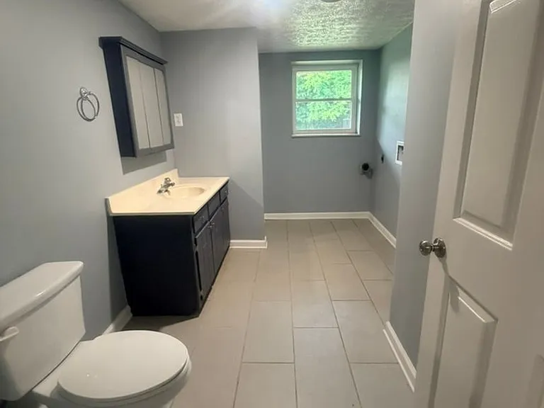 921 Brown School Rd — Photo 36
