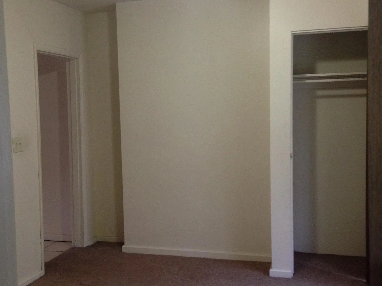 2 bed, 900 sqft, $650 — Photo 2